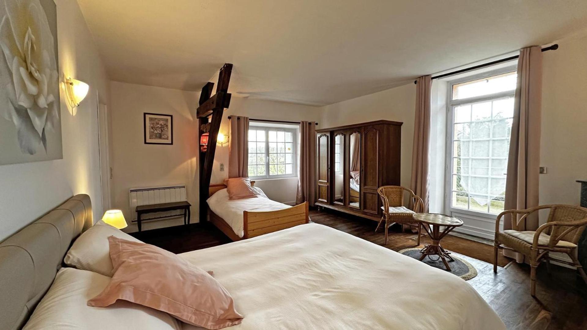 Chez Doussaud Bed & Breakfast Bessines-sur-Gartempe ภายนอก รูปภาพ