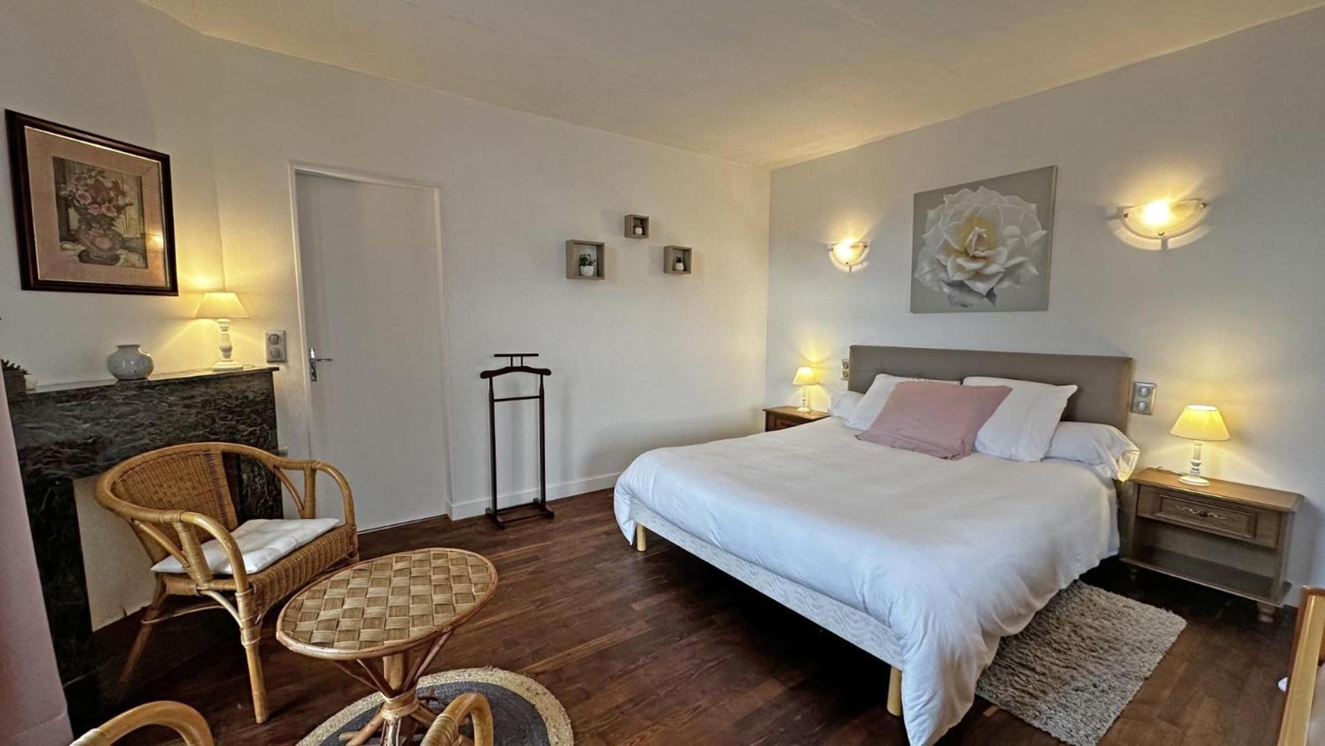 Chez Doussaud Bed & Breakfast Bessines-sur-Gartempe ภายนอก รูปภาพ